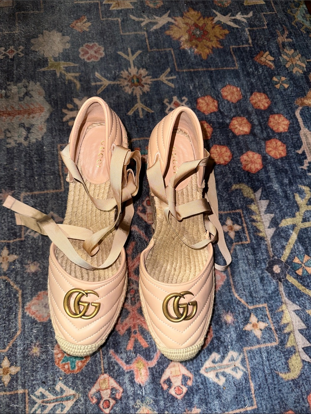 Authentic Gucci - Picture 4 of 14